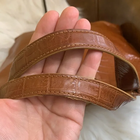 Etienne Aigner | Vintage Croc Embossed Cowhide Leather Satin Lined Shoulder Bag - Picture 13 of 17